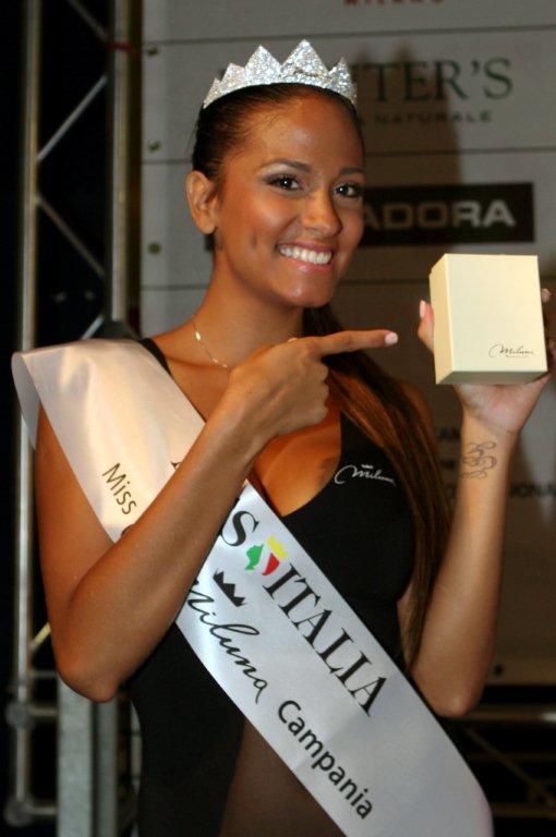 Miss Miluna Campania 2012 è Indiana Santander